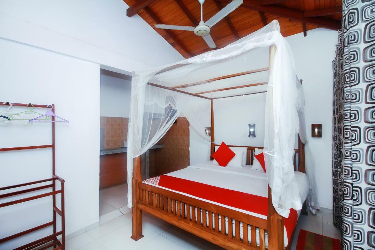 Happy Night Holiday Inn Unawatuna Exterior foto
